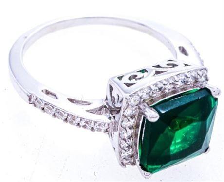 925 STERLING SILVER RING, CUSHION CUT EMERALD GREEN SWAROVSKI ELEMENT WITH HALO