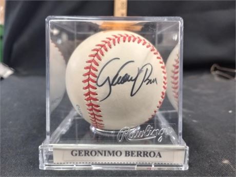 Rawlings AL Baseball signed by Geronimo Berroa